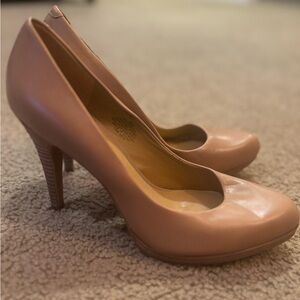 Nine West Classic Tan Heels